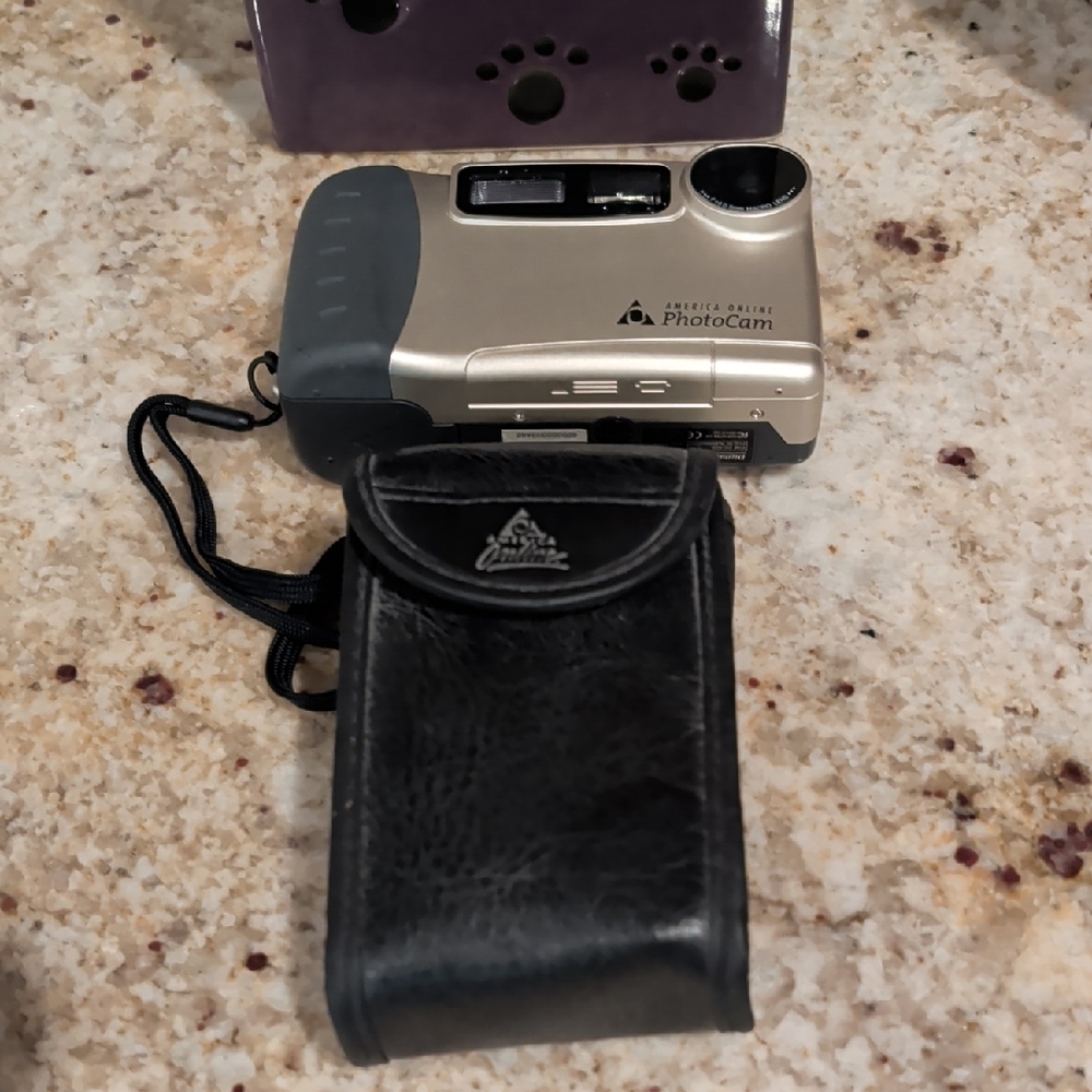Rare Vintage AOL America OnLine Digital Camera With AOL Case Includes Flash Card